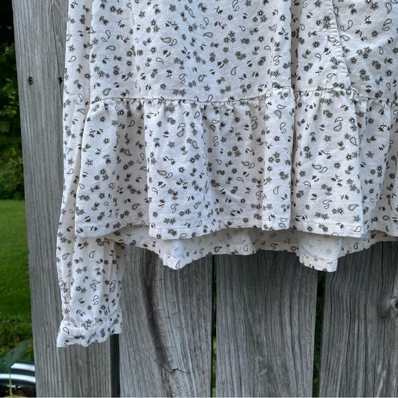 a.n.a Cream Ditsy Boho Floral Peplum Blouse size L - Picture 3 of 6